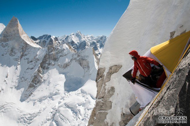 20张疯狂攀岩摄影 让你胆战心惊--阿里百秀